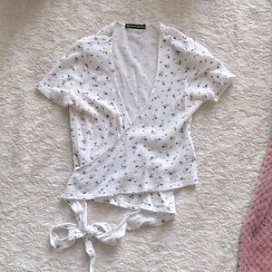 Brandy Melville floral print crop top